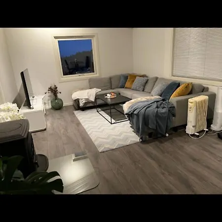 Charming 2-bedroom In Fjerdingby, Norway شقة *